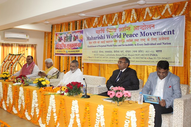 A series of conferences on theme of 'Traditions and Development of Personality' has started on the eve of festival of colours-Holi on 27th Feb. 2018 at Bhopal.<br/>
Allahabad Bank and Maharishi World Peace Movement have come together to bring awareness of Indian Traditions and Culture for development of personality which is a pressing need of time. This particular conference was with reference to Holi festival.<br/>
The first conference was inaugurated in auspicious presence of Maharishi Education Group Head Brahmachari Girish Ji, Allahabad Bank GM Shri Muktinath Patel Ji-Head MP and CG, Allahabad Bank DGM Shri Sujay Malik-Head Bhopal Zone, Senior Branch Manager Mrs. Kamla Purohit and known writer and thinker Dr. Prabhu Dayal Mishra with audience from Maharishi Organisation, Staff of Allahabad Bank and other honourable members of society.